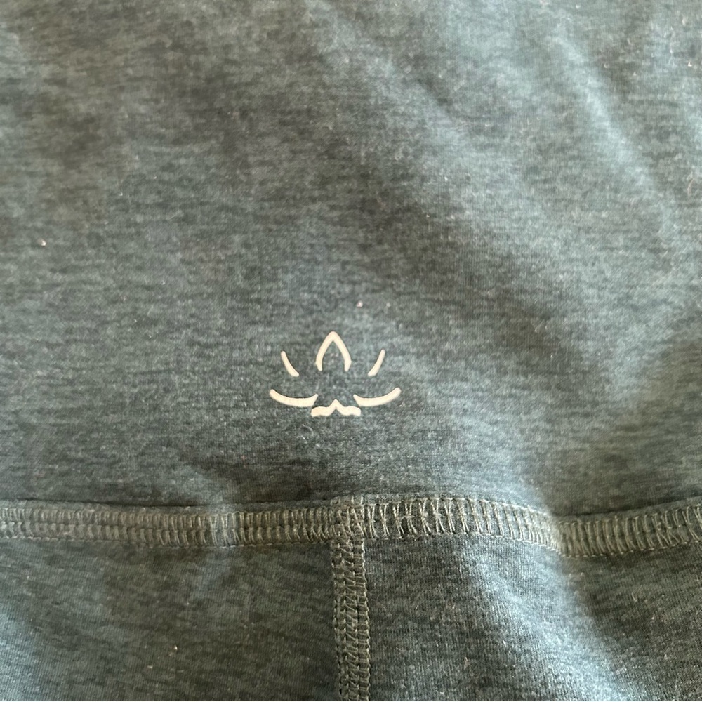 Beyond Yoga Leggings Dark Green Small - Picture 8 of 9